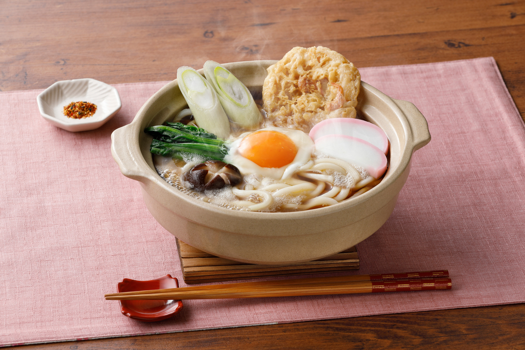 Nabeyaki Udon package and prepared pot-style udon